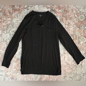 GAP Tunic blouse in black size large.